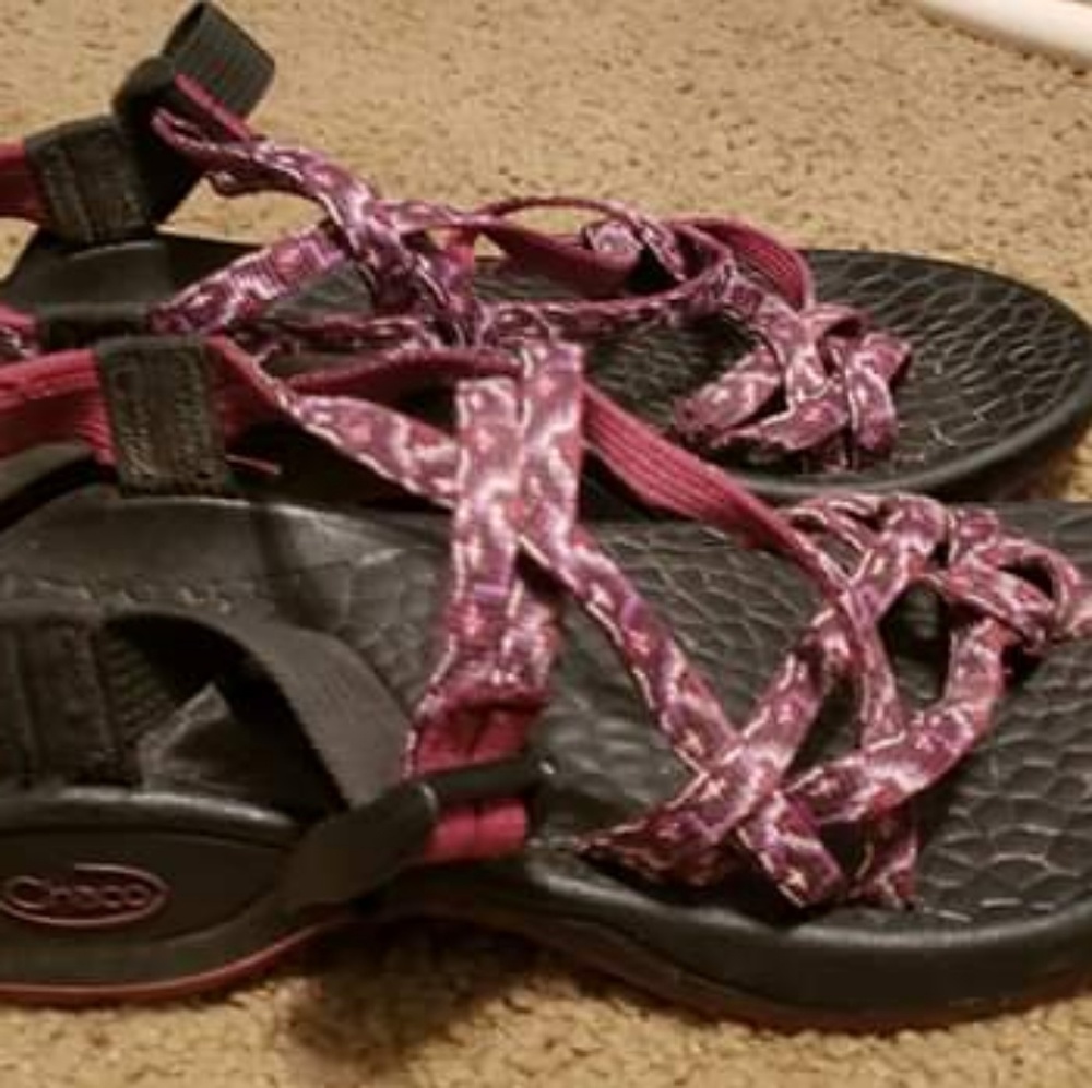 Womens size 6 chaco with toe strap